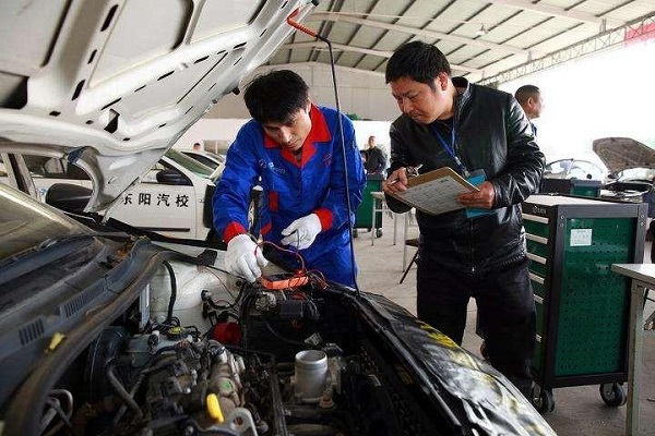 2022年成都汽车维修工技能等级证怎么考？