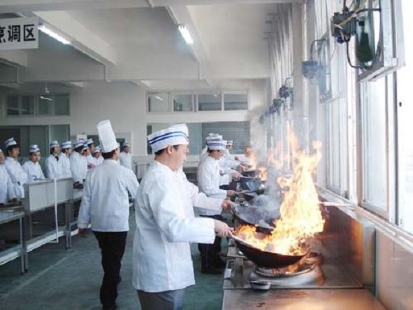 2022在成都中式烹调师证书要如何报考？